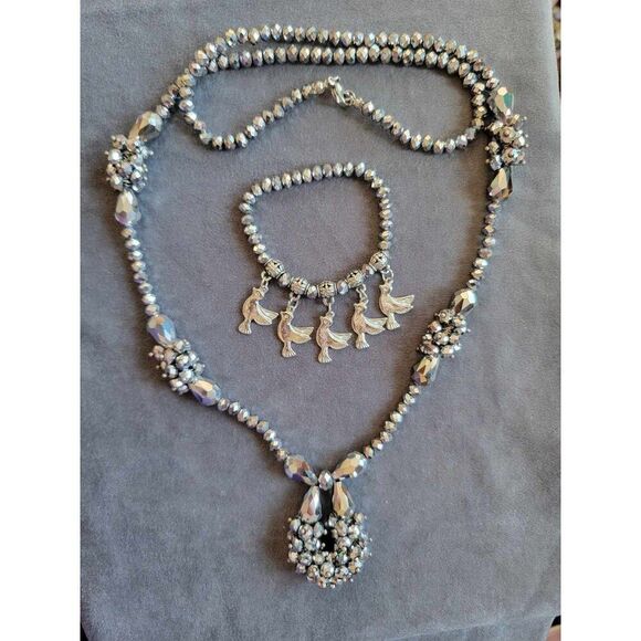 Black Crystal Necklace And Stretch Bracelet With Dove Charms - Picture 1 of 2